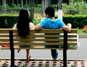 12岁小情侣开房偷吃禁果 儿童性早熟对成长发育有害吗？