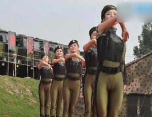 大阅兵朝鲜女兵尴尬紧身裤s.c若隐若现 紧身裤对女性的危害
