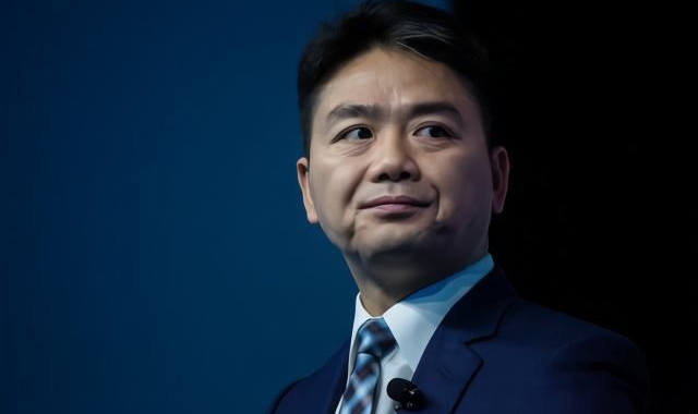 刘强东状告大V索赔三百万 大V回应：我奉陪到底