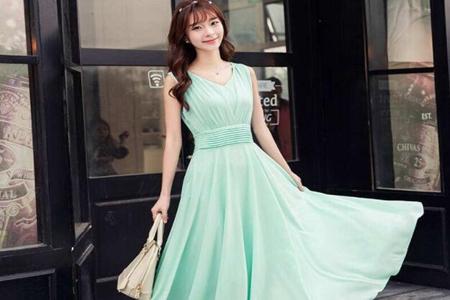 女生夏季衣服怎么色彩搭配？四种流行色帮你C位出道