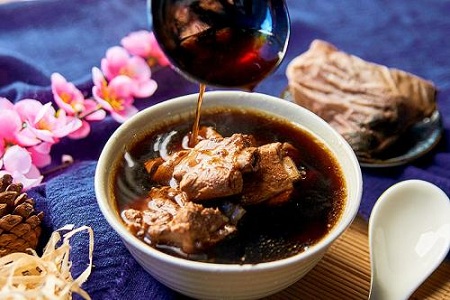 女性阳气虚黑眼圈中 温补阳就吃羊肉四物汤