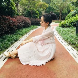 阔色条纹两件套连衣裙 叠穿才是真时髦
