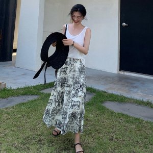 苹果型身材合适的衣服显瘦 有肚腩穿什么裙子图片