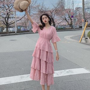 粉色连衣裙搭配图片 2021年粉色裙子款式 女性粉红色连衣裙图片