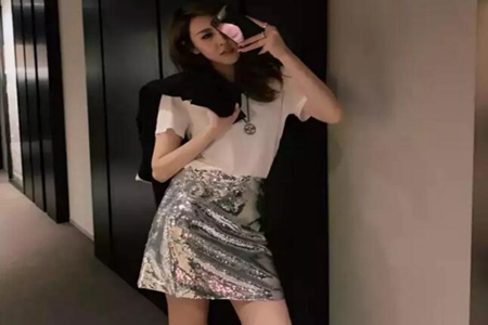 夏季女生迷你裙怎么搭配？三种类型迷你裙秒变大长腿