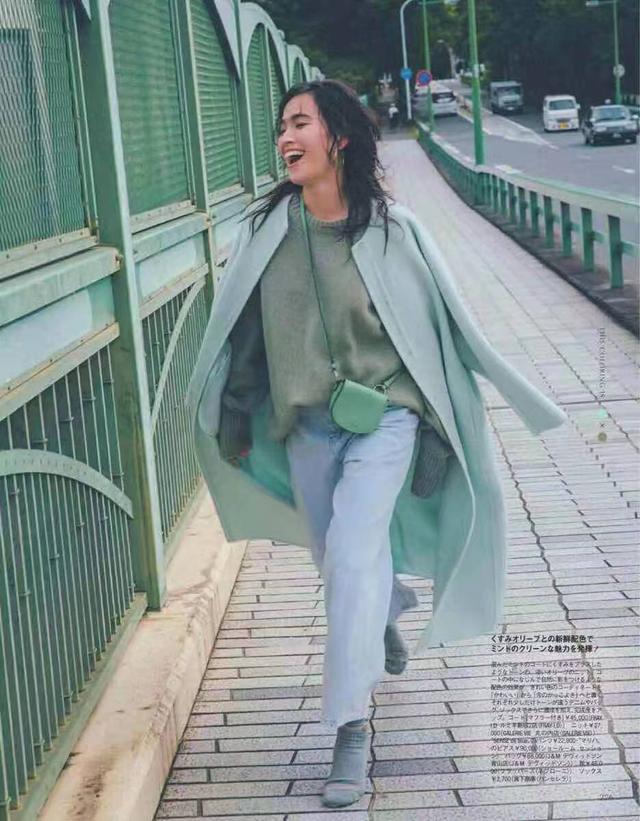 在秋冬季节 冬天绿色衣服搭配图片