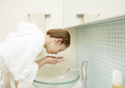 在现在的审美观念里 如何拥有养成素颜肌？