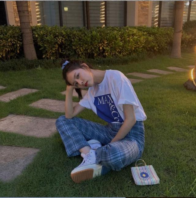 在秋季的搭配中 秋天女生怎么挑裤子？