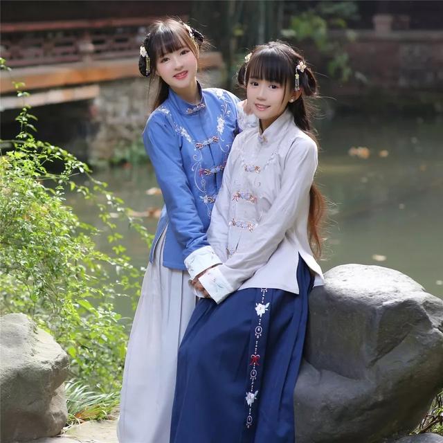 不知道大家看天气预报了没有 明制汉服有什么形制？
