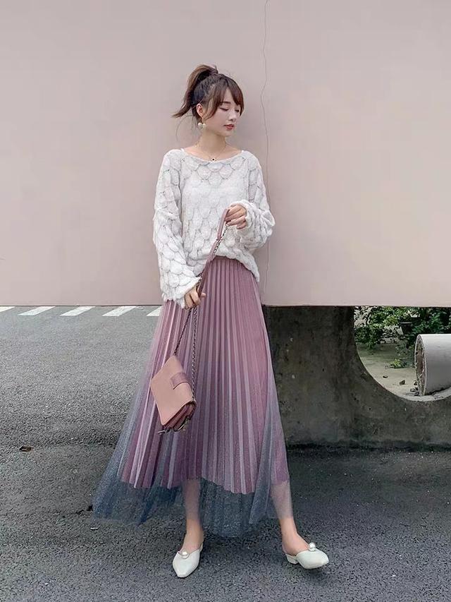 裙子可以说是女生最喜欢的一种衣服了 秋天穿的裙子有哪些？