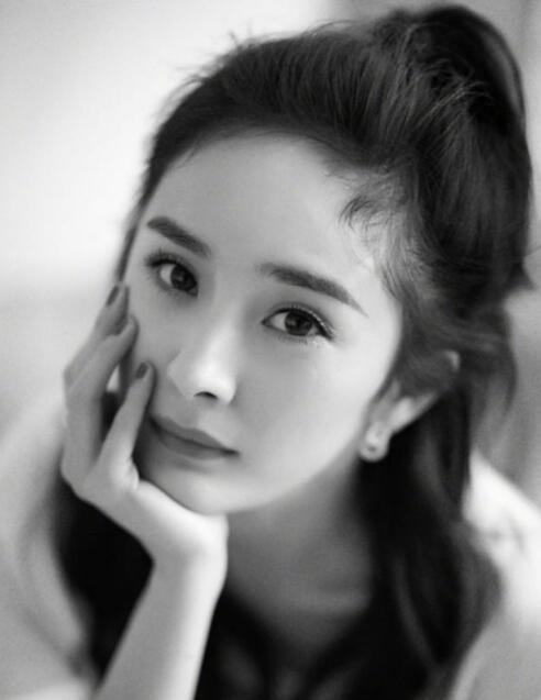 万众期待的国庆假期就快要来临了 女生怎么拍照片摆姿势好看？