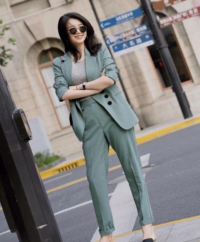 秋天简约穿搭 秋天简约穿搭风格图片