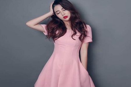 裙子相比其它款式更具女人味的款型 秋天适合穿什么裙子？