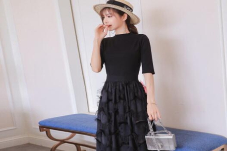 这几天明显感受到变幻无常 刚入秋女生适合穿什么衣服？