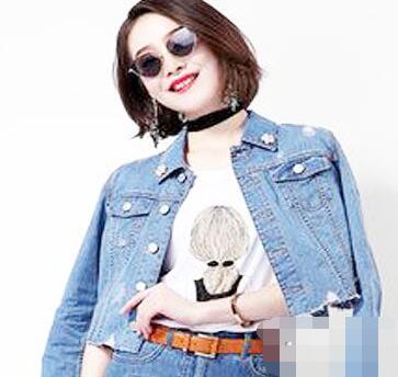 秋天牛仔外套是女生们必备的单品之一 牛仔短外套搭配什么裤子和裙子好看