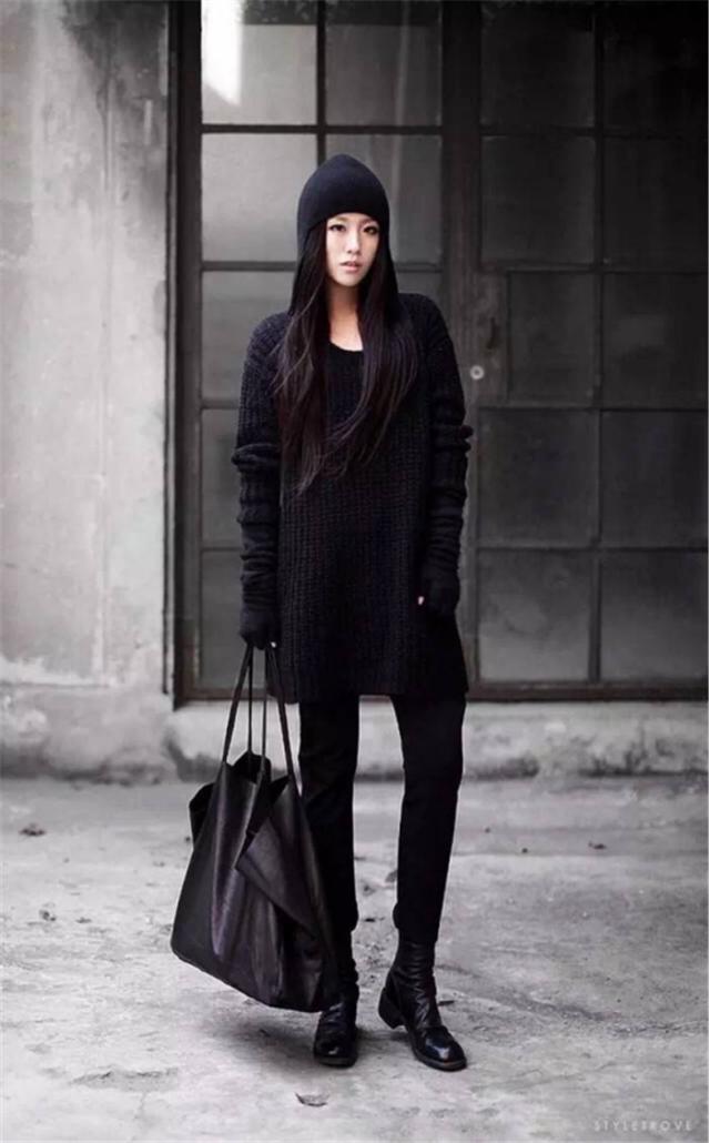 不少女生在秋天的时候不会进行搭配 裸靴搭配什么裤子好看？