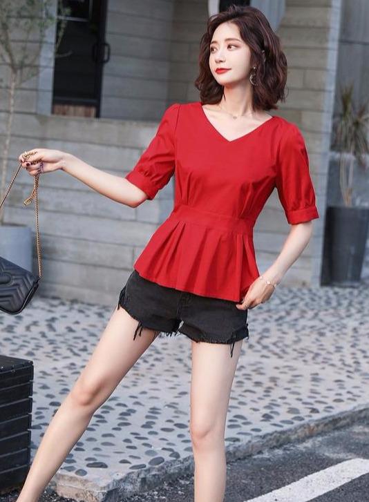 爱美是每个女生的追求 穿什么衣服回头率高？