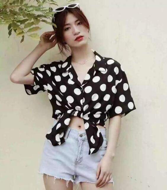 夏天很多女生都喜欢穿着小裙子 夏天女生适合穿什么裤子？