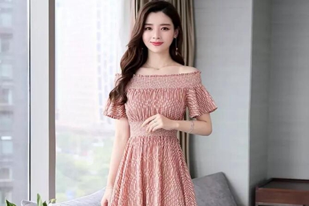 又是一个炎热的夏季 夏天穿什么材质的连衣裙衣服凉快？