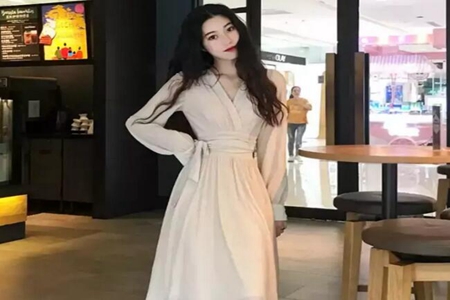 女孩子的穿衣风格应该是多变的 法式优雅衣服怎么搭配？