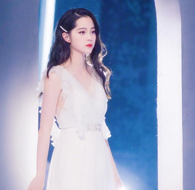 从小到大 你们班的班花都长什么样？什么样的叫班花