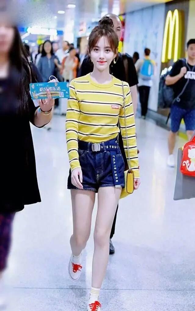 今天我们聚焦一下159神仙小姐姐的穿搭方法 小个的女生适合什么衣服夏天