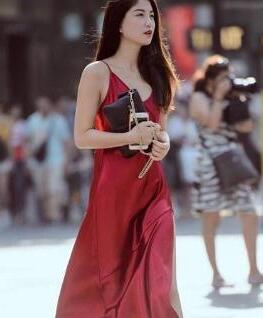 五一小长假已经到了 衣服如何穿出高级感？