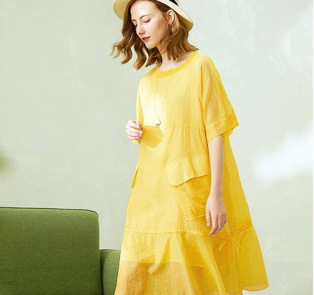 夏季又到了穿衣服比较少的季节 夏天怎么搭配衣服显瘦？