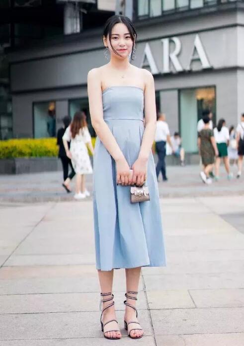 在春天里 高跟鞋怎么穿搭配衣服图片