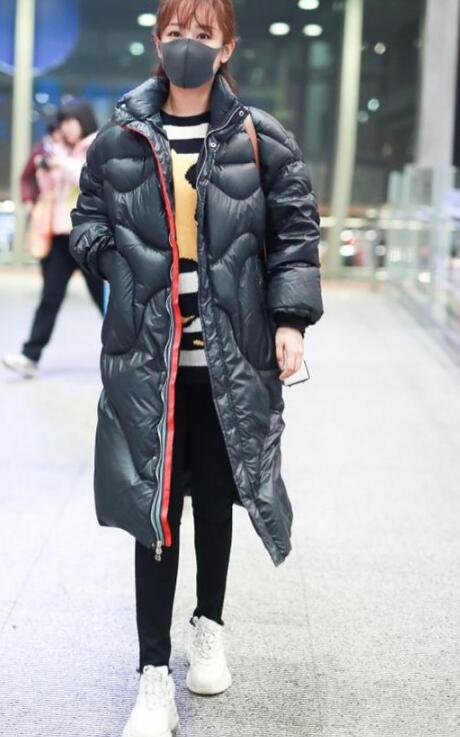 长羽绒服 长羽绒服里面怎么搭配？