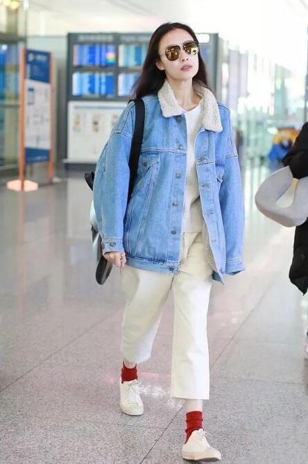 天气渐冷 羊羔绒外套怎么搭配衣服？