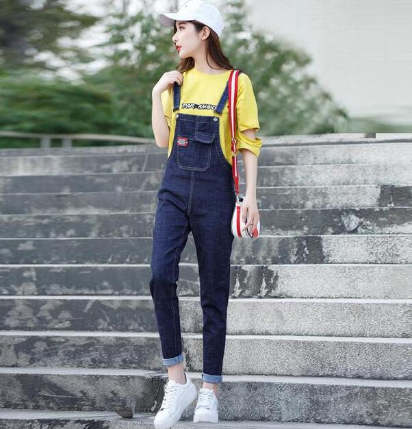 每个爱美的女生都想拥有一双修长的美腿 腿粗穿什么牛仔裤显瘦
