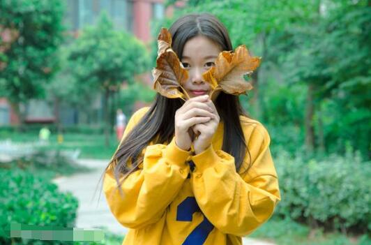 在娱乐圈里 卫衣怎么搭配裤子和外套好看？