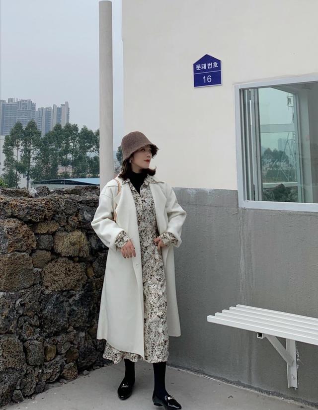 大衣是很受欢迎的单品 基础款大衣款式图 怎么搭配好看图片