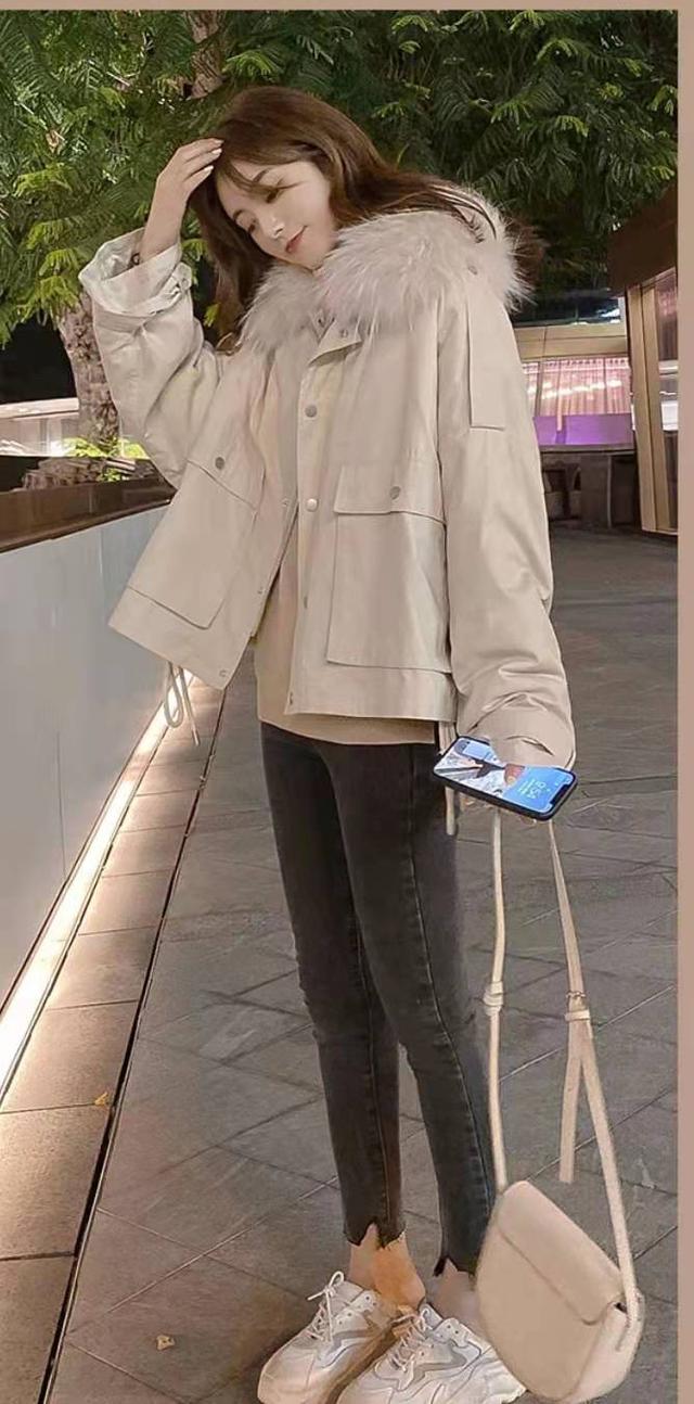 还有一个多月就要过年了 派克服下面配什么好看？