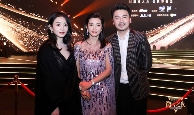 李冰冰赵丽颖牵手 二人首次同框情同姐妹