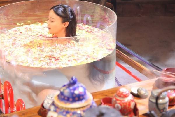 浴缸洗澡放什么东西 仙女泡澡必备单品有哪些?