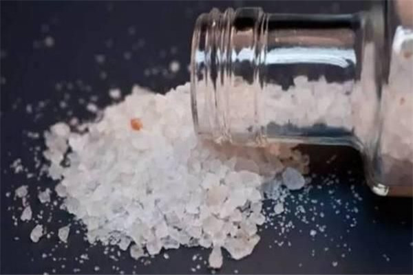 浴盐的用处 浴盐怎么用？