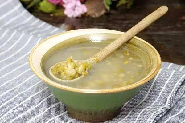 绿豆汤的功效与作用 绿豆汤的功效与作用是什么？