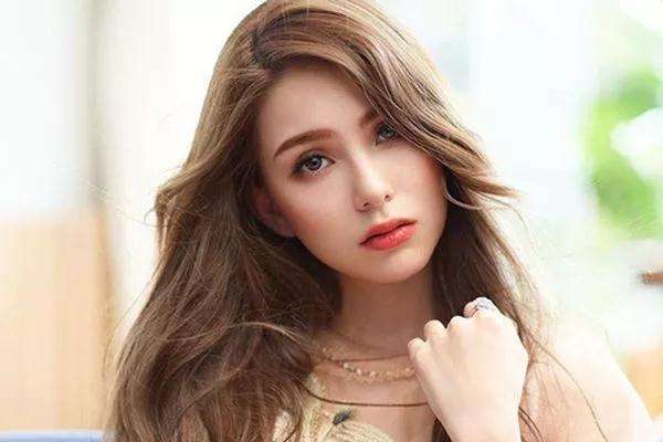 清空朋友圈 一女生突然清空朋友圈是为什么?
