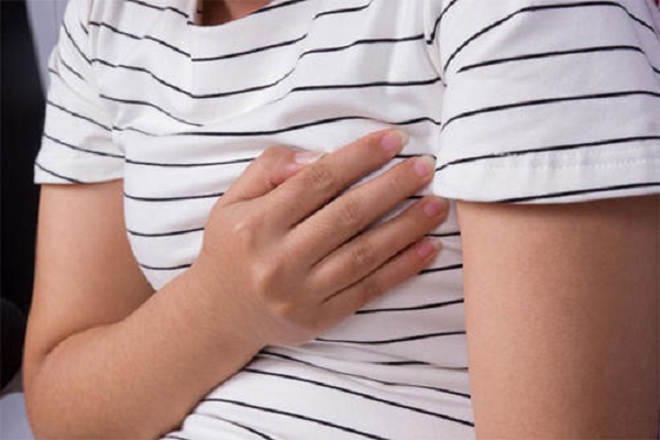 母乳期乳房有硬块怎么办 哺乳期乳房有硬块而且疼怎么办?