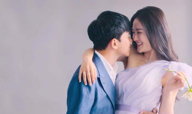 张杰回应与谢娜拥吻：都是私下夫妻之间的正常互动