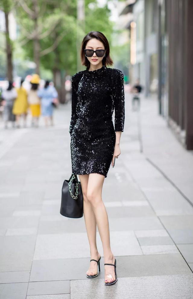 不知不觉间 果冻鞋是什么 搭配什么裤子和裙子