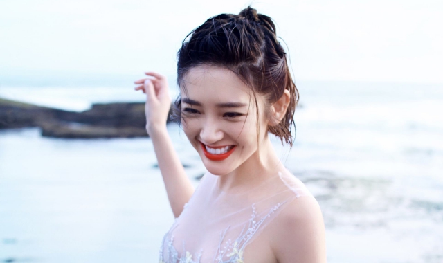 唐艺昕怀孕肚子凸起 曾被曝在三亚安胎