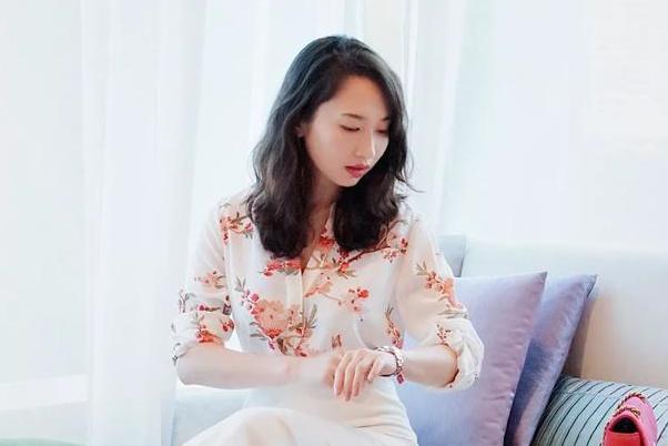 很多人的印象里面 职场女人穿搭图片