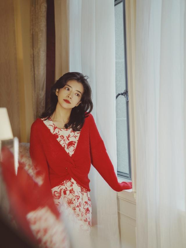 任何季节都适合穿红色 复古红衣服女装图片