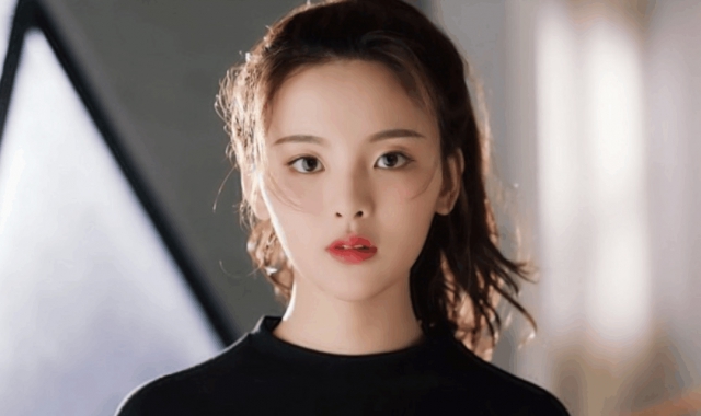杨超越吐槽司机开远光灯 引来网友不少好评