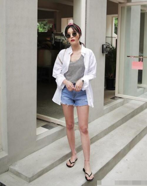 时髦靠的是新颖的款式与个性的穿搭 夏天的穿衣搭配图片