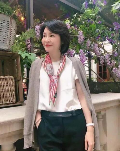 也许每个人到了中年都会有危机感 为什么突然觉得自己变丑了？