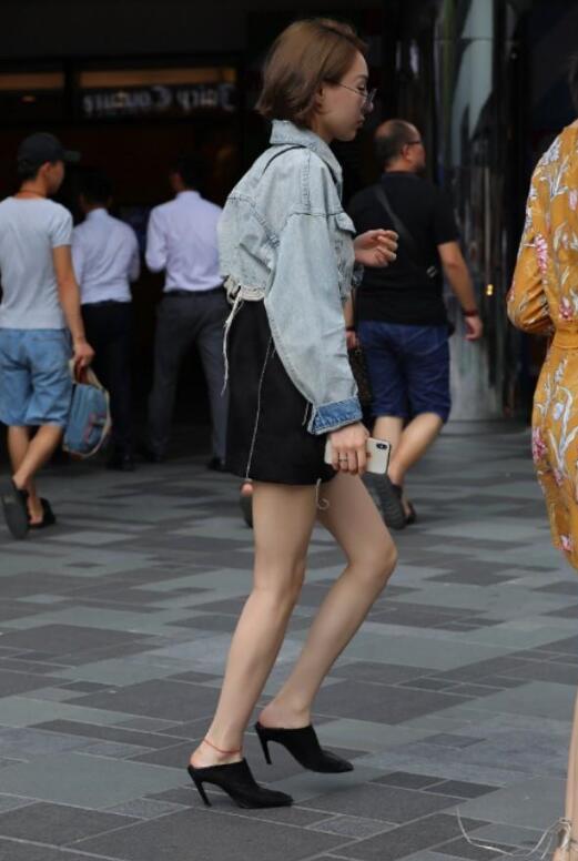 现代社会高跟鞋比以往任何时候都更受欢迎 什么高跟鞋穿着走路最舒服？